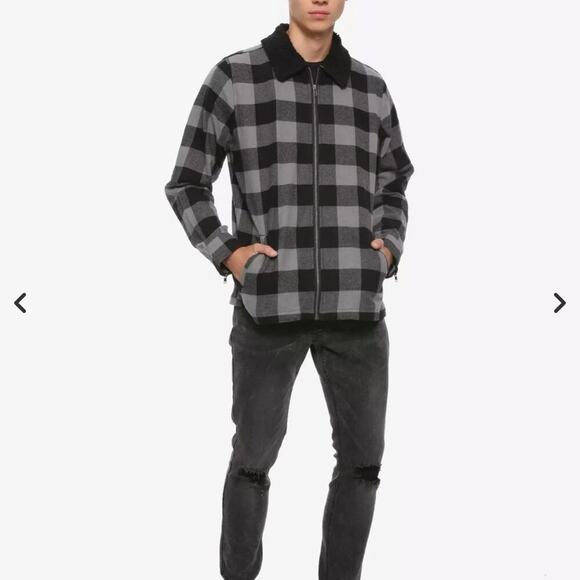 Hot Topic Plaid Zip-Up Jacket with Cozy Collar - Picture 1 of 7